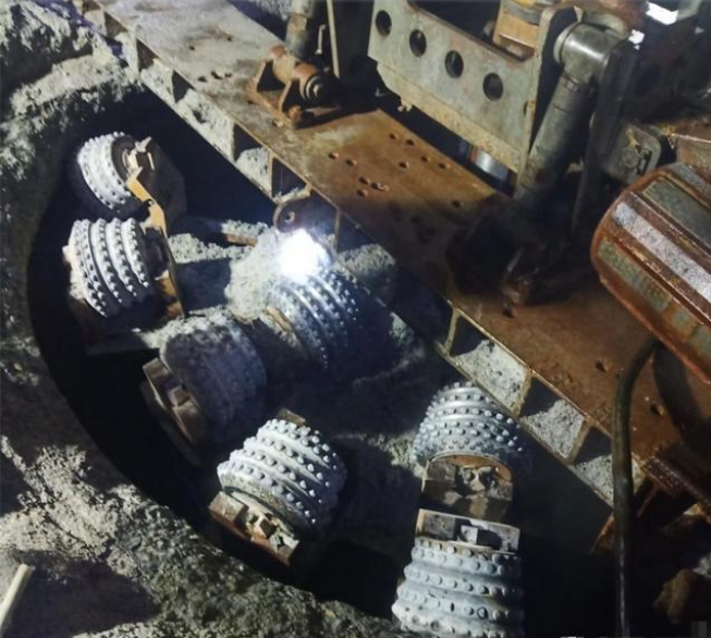 反井鉆機施工直徑，天井鉆機施工深度，金礦斜井天井鉆機施工方案